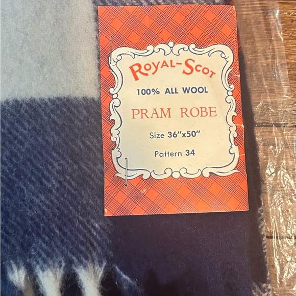 Royal Scot 100% Wool Pram Robe/Stroller Blanket, Tartan Plaid, Warm 50”x36” - Picture 4 of 4